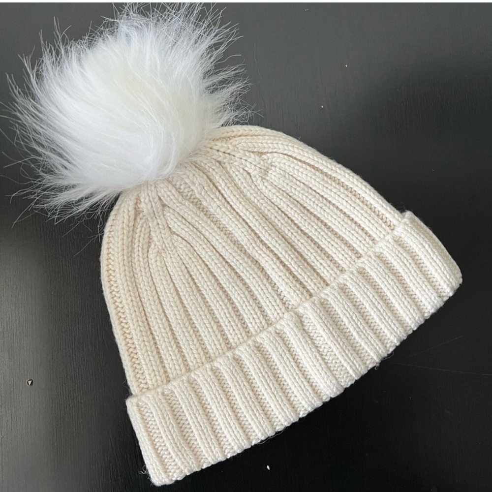 New with Tags -J.Crew- Ribbed pom-pom beanie Ivory 🍁❄️❄️ - Picture 3 of 8